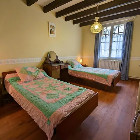Holiday home Maison Lumineuse Et Calme Pres De Avec Wifi Et Animaux Acceptes - Fr-1-616-448